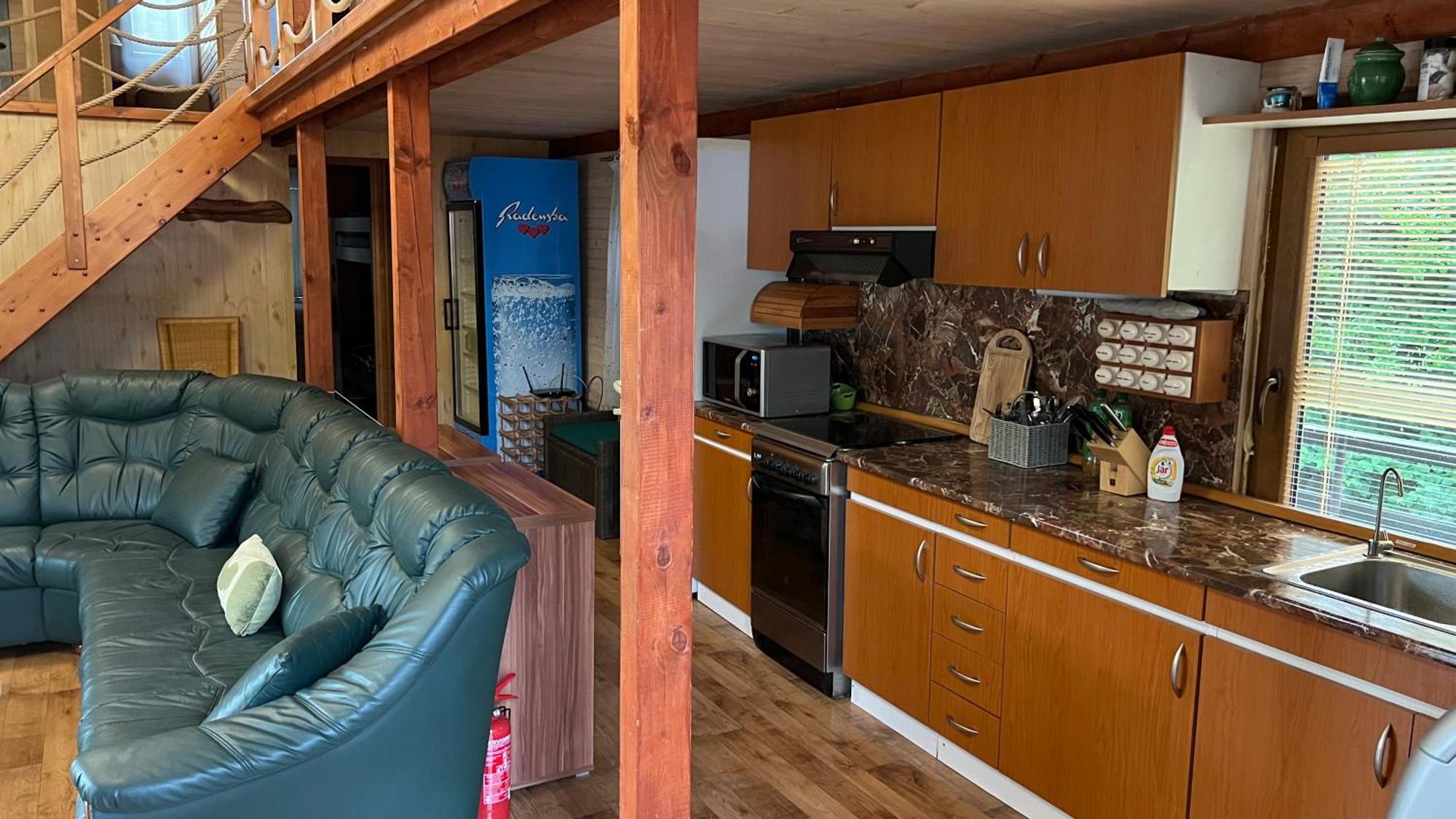 ホテル Houseboat - Beacon Of Happiness ブラチスラヴァ エクステリア 写真